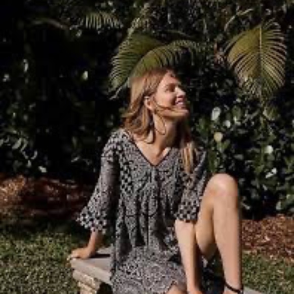 AKEMI + KIN ANTHRPOLOGIE Black White Floral Eyelet Embroidered Mini Dress Size 6 - Picture 6 of 12